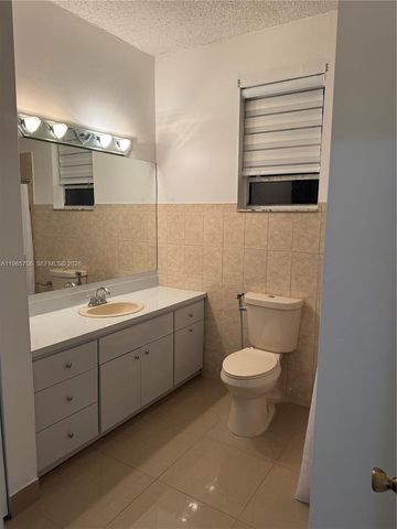 16200 SW 97th Ave effi, Miami, FL 33157