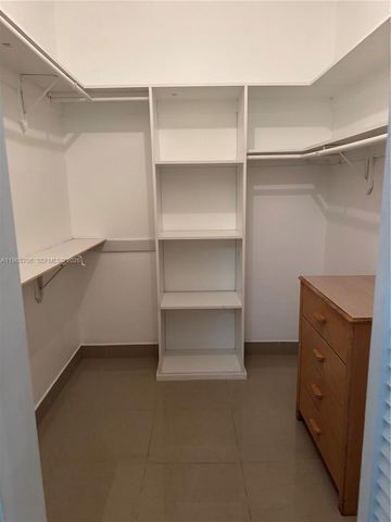 16200 SW 97th Ave effi, Miami, FL 33157