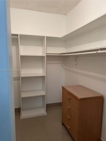 16200 SW 97th Ave effi, Miami, FL 33157