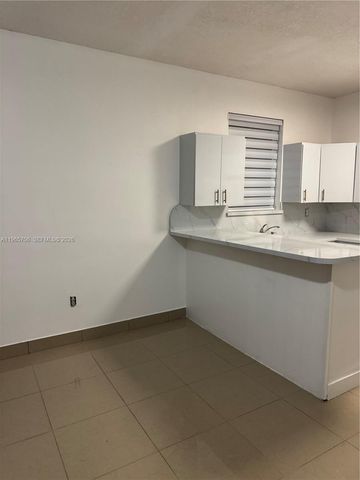 16200 SW 97th Ave effi, Miami, FL 33157