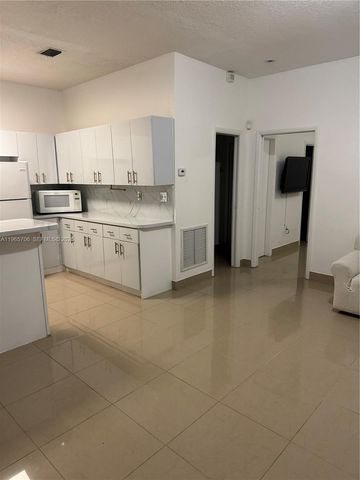 16200 SW 97th Ave effi, Miami, FL 33157