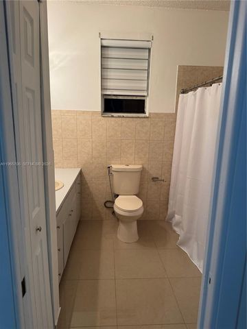 16200 SW 97th Ave effi, Miami, FL 33157