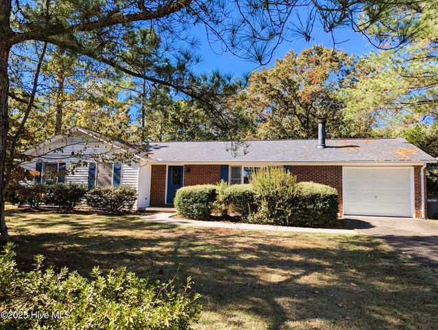 290 Diamondhead Drive S, Pinehurst, NC 28374