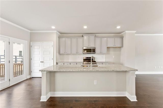 2020 Manor Pointe Drive 19, Cumming, GA 30041