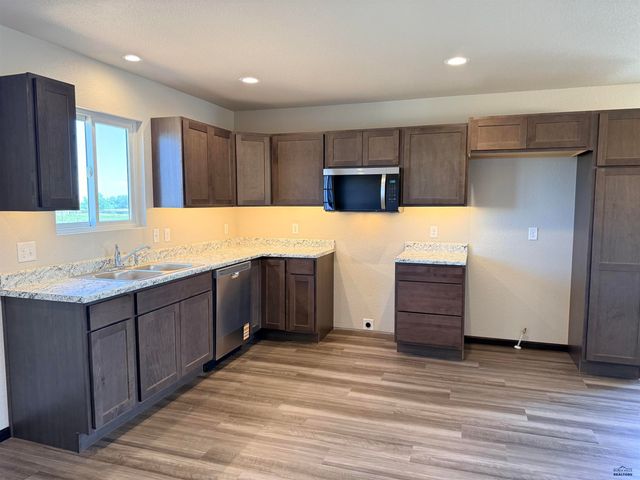 4234 LODI LN, Rapid City, SD 57703