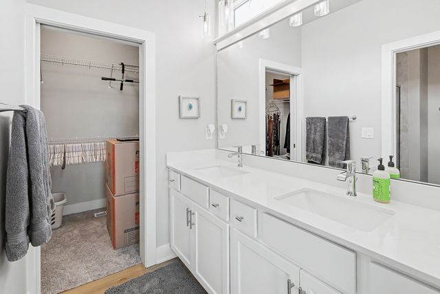 2930 Indigo Lane, Pella, IA 50219