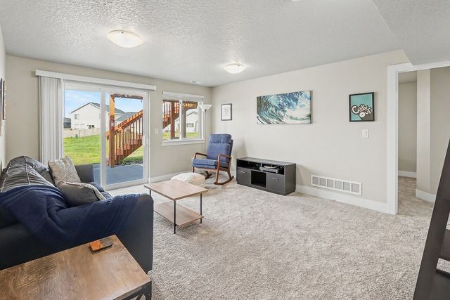 2930 Indigo Lane, Pella, IA 50219