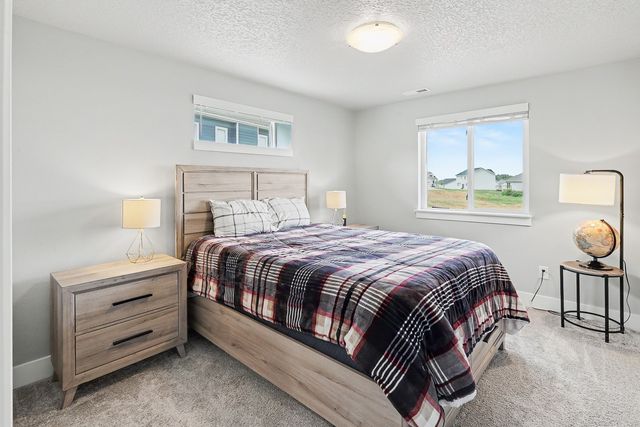 2930 Indigo Lane, Pella, IA 50219