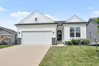 2930 Indigo Lane, Pella, IA 50219