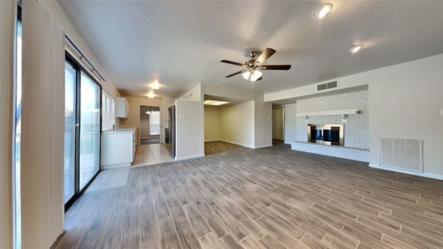 2100 Chatsworth Road, Carrollton, TX 75007