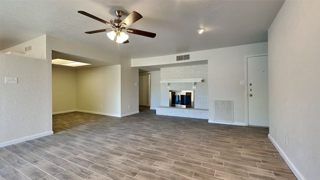 2100 Chatsworth Road, Carrollton, TX 75007