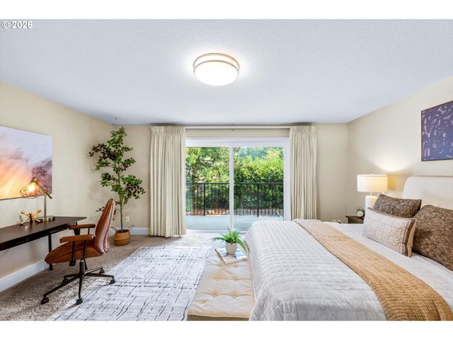 200 BURNHAM Rd 210, Lake Oswego, OR 97034