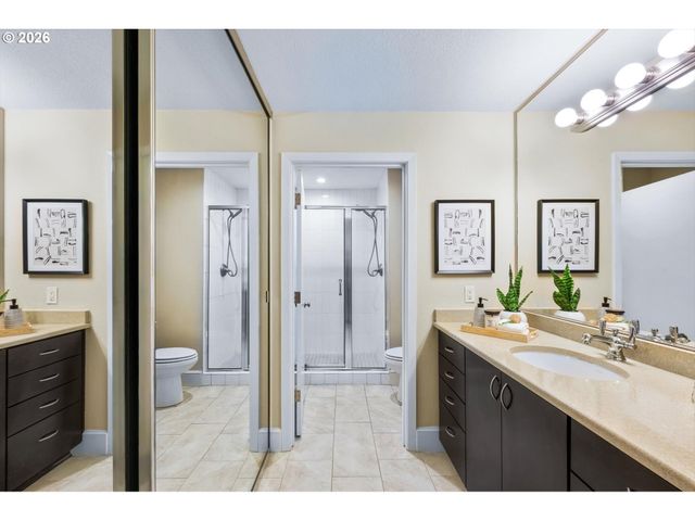 200 BURNHAM Rd 210, Lake Oswego, OR 97034