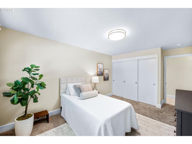 200 BURNHAM Rd 210, Lake Oswego, OR 97034