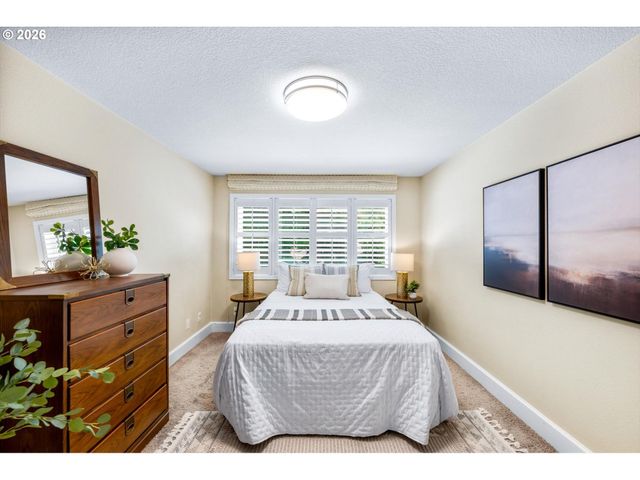200 BURNHAM Rd 210, Lake Oswego, OR 97034