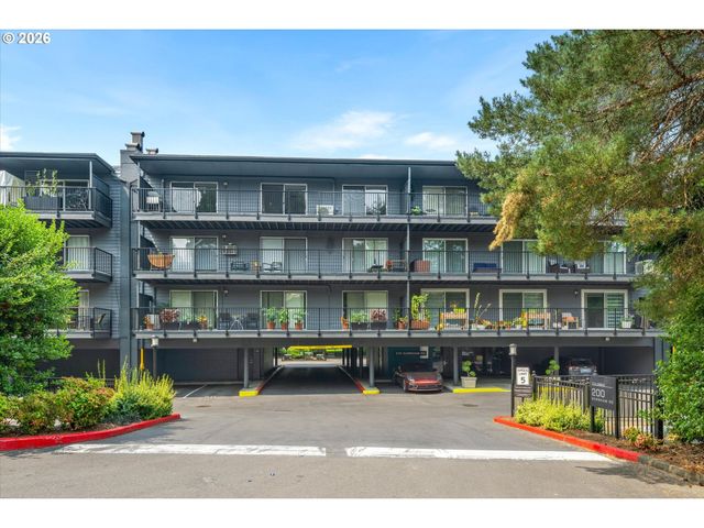 200 BURNHAM Rd 210, Lake Oswego, OR 97034
