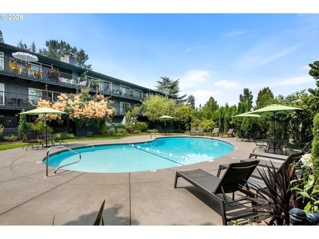 200 BURNHAM Rd 210, Lake Oswego, OR 97034