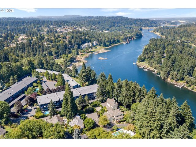 200 BURNHAM Rd 210, Lake Oswego, OR 97034