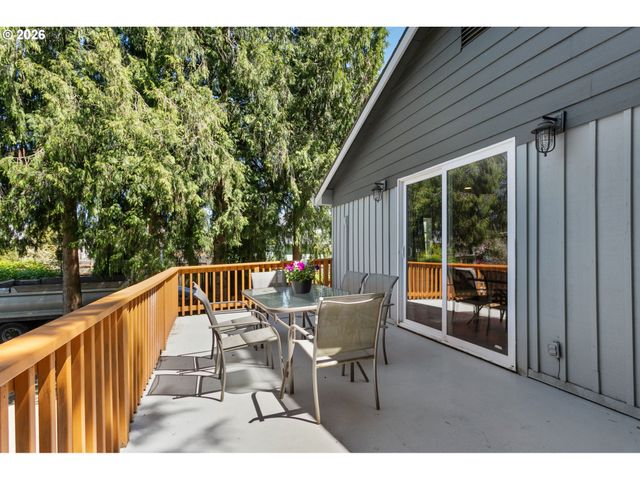 509 JQ ADAMS St, Oregon City, OR 97045