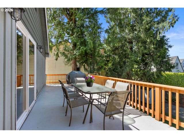 509 JQ ADAMS St, Oregon City, OR 97045
