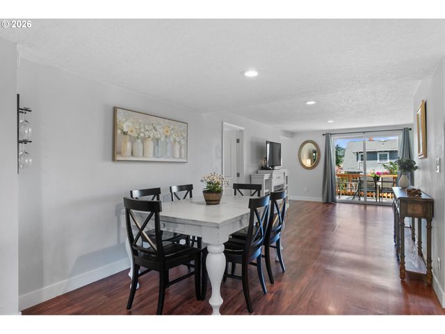 509 JQ ADAMS St, Oregon City, OR 97045