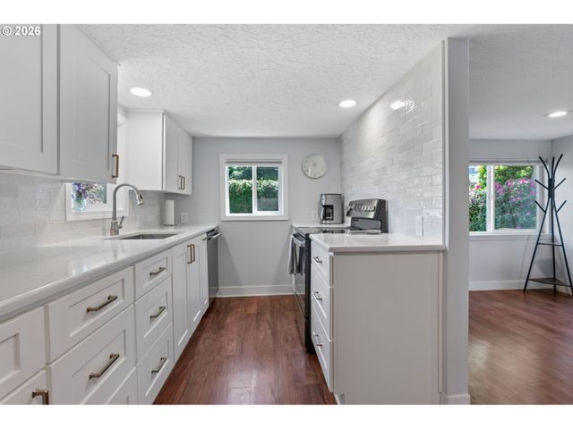 509 JQ ADAMS St, Oregon City, OR 97045