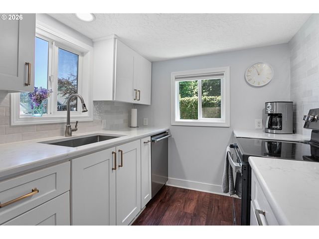 509 JQ ADAMS St, Oregon City, OR 97045