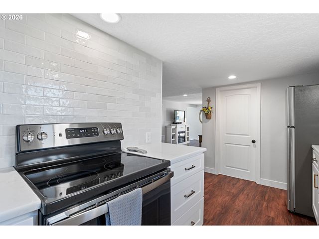 509 JQ ADAMS St, Oregon City, OR 97045