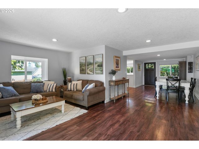 509 JQ ADAMS St, Oregon City, OR 97045