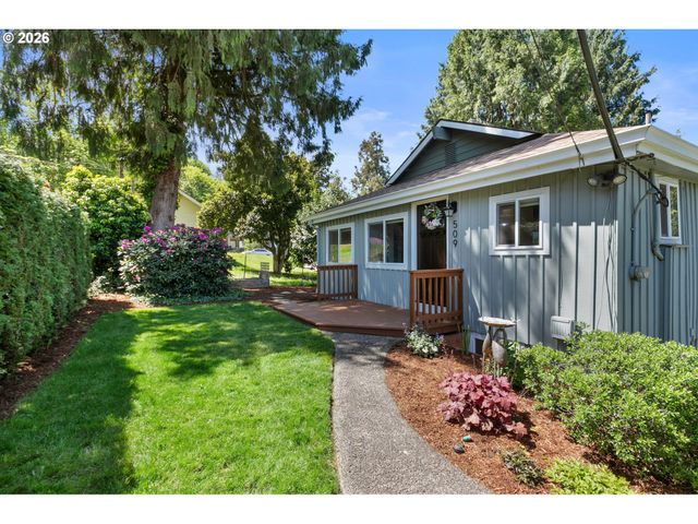 509 JQ ADAMS St, Oregon City, OR 97045