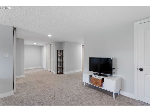 509 JQ ADAMS St, Oregon City, OR 97045