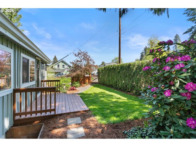 509 JQ ADAMS St, Oregon City, OR 97045