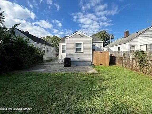 1323 Thornberry Ave, Louisville, KY 40215