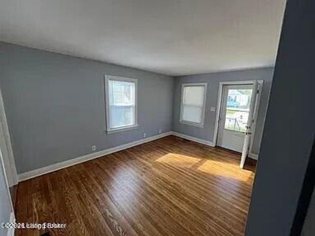 1323 Thornberry Ave, Louisville, KY 40215