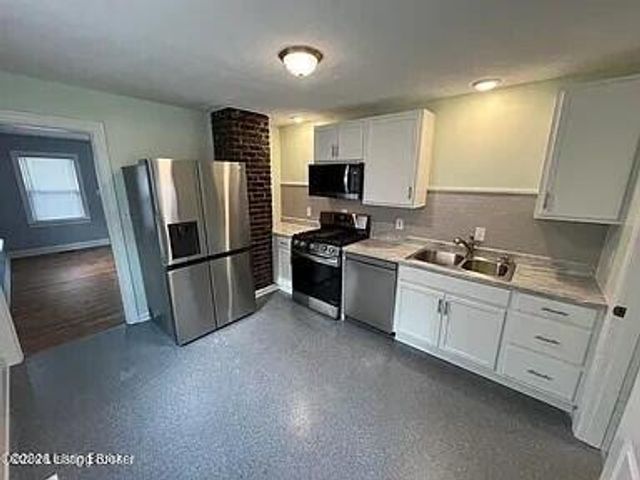 1323 Thornberry Ave, Louisville, KY 40215