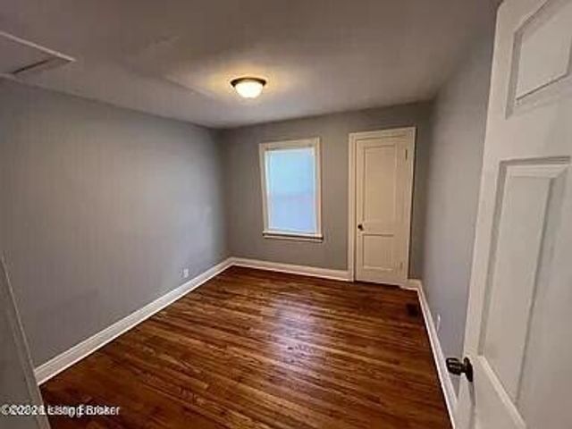 1323 Thornberry Ave, Louisville, KY 40215