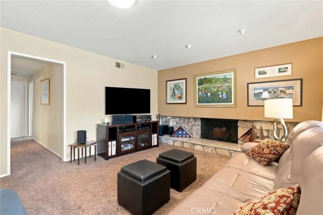 2040 Swan Drive, Costa Mesa, CA 92626