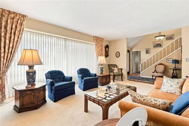 2040 Swan Drive, Costa Mesa, CA 92626