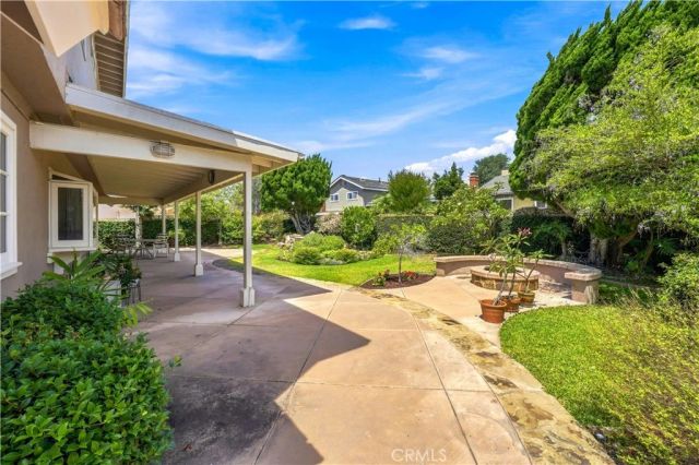 2040 Swan Drive, Costa Mesa, CA 92626