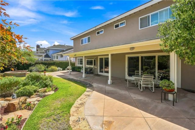 2040 Swan Drive, Costa Mesa, CA 92626
