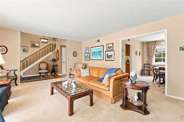 2040 Swan Drive, Costa Mesa, CA 92626