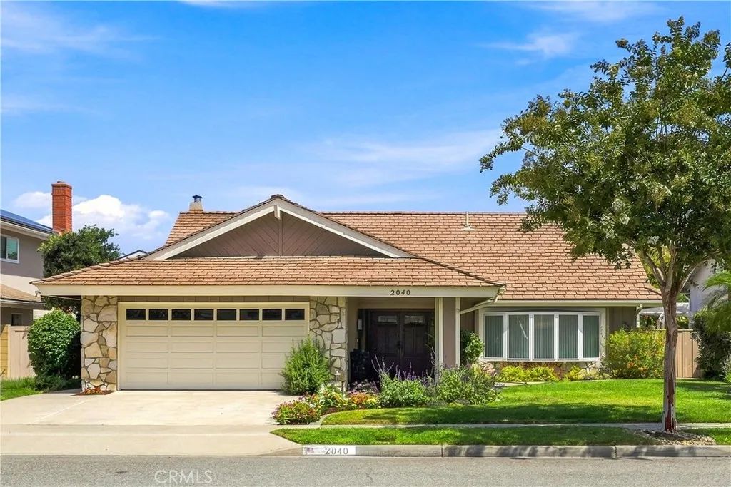 2040 Swan Drive, Costa Mesa, CA 92626