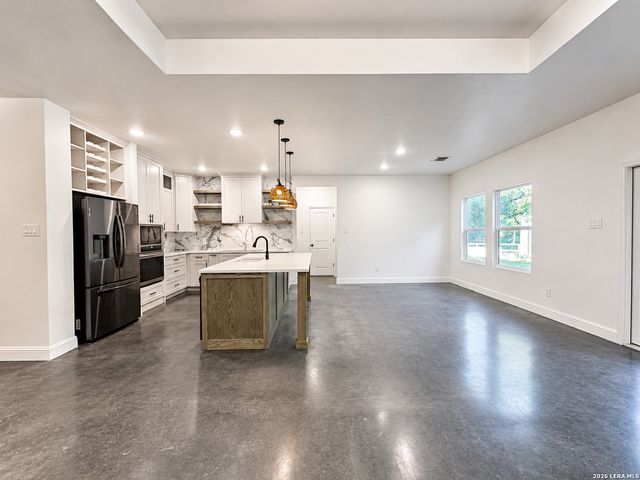656 Fawn Drive, Spring Branch, TX 78070