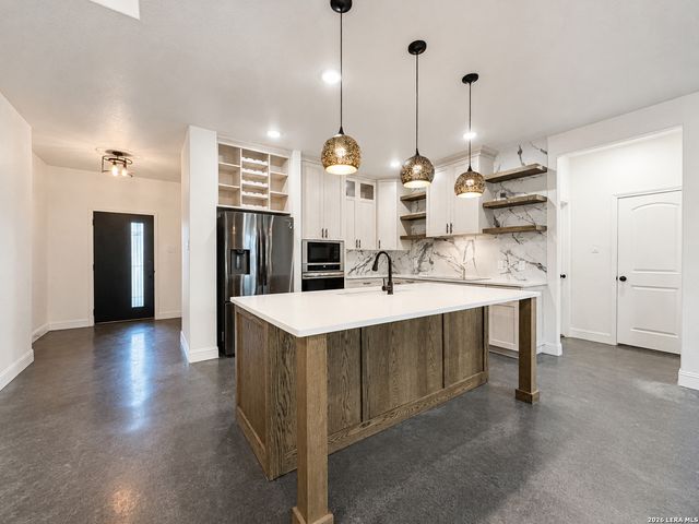 656 Fawn Drive, Spring Branch, TX 78070