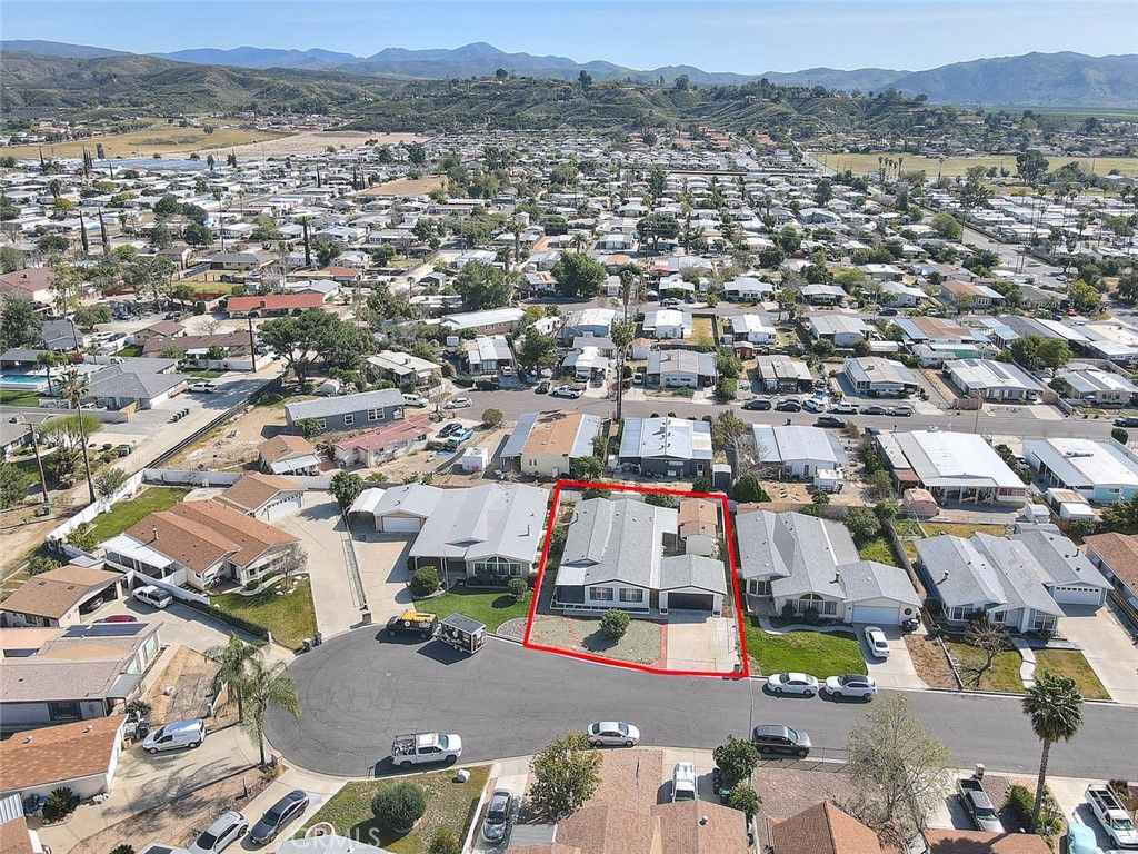 Image 73 of property listing at 44591 Springwood, Hemet, CA 92544