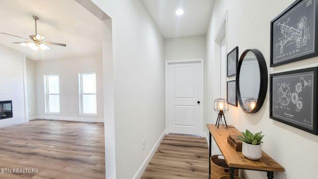 1451 Grandeur Avenue, Parrottsville, TN 37843