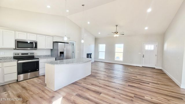 1451 Grandeur Avenue, Parrottsville, TN 37843