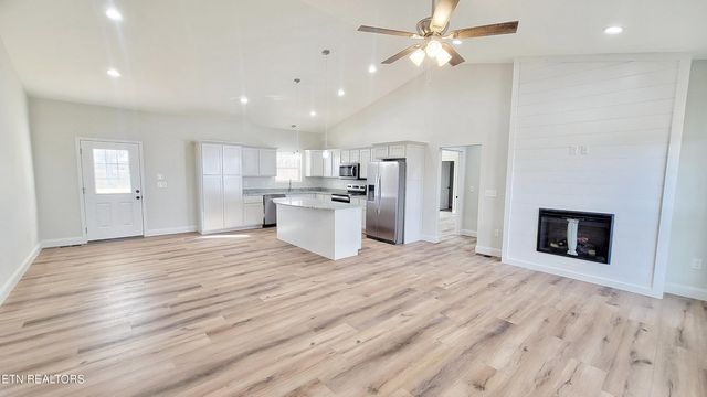 1451 Grandeur Avenue, Parrottsville, TN 37843