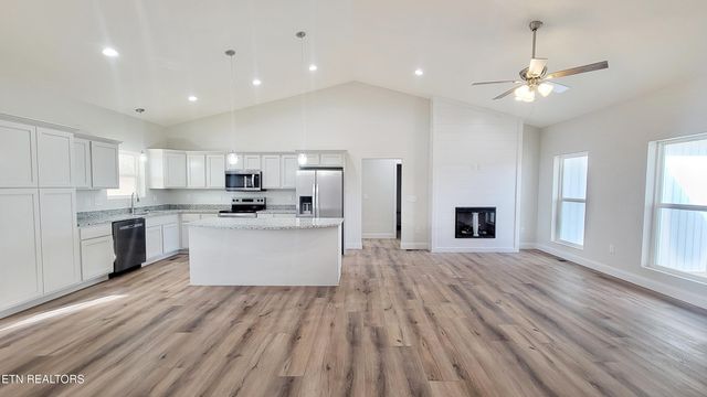 1451 Grandeur Avenue, Parrottsville, TN 37843