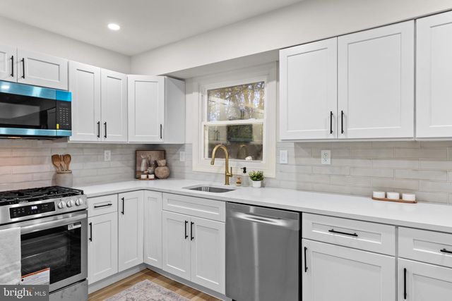 206 CLUB HOUSE DR, Willingboro, NJ 08046